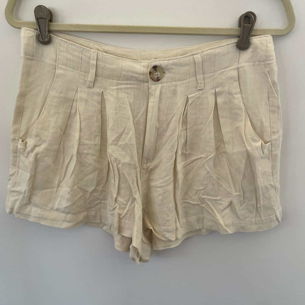 NWOT Banjara Linen Blend Pleated High Waist Shorts size large